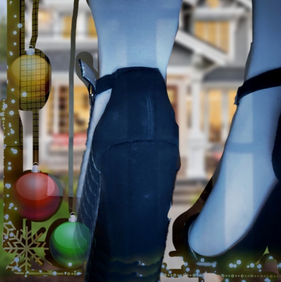 Black Sexy Ankle Strappy Size 8.5 Steve Madden Platforms - Picture 2 of 16